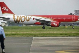 Máy bay Air Asia chết máy, phát tiếng nổ giữa trời