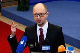 Thủ tướng Ukraine Yatsenyuk nhập quốc tịch Canada?