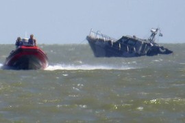 Tàu tuần tra Ukraine phát nổ ngoài khơi Mariupol