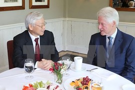 Tổng Bí thư Nguyễn Phú Trọng thăm cựu TT Mỹ Bill Clinton