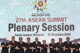 Các lãnh đạo ký tuyên bố thành lập Cộng đồng ASEAN