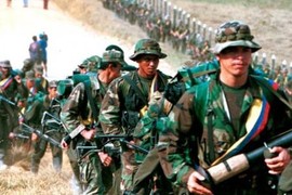 Lực lượng nổi dậy FARC bắt đầu giao vũ khí cho chính phủ Colombia