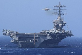 Video: 5.000 thủy thủ Mỹ sống thế nào trên tàu sân bay USS Carl Vinson?