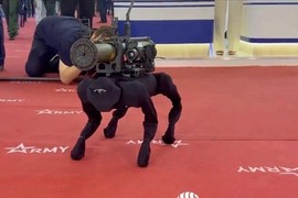 Video: Nga trình làng chó robot mang vũ khí, nhắm chính xác mục tiêu