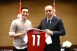 Mesut Ozil chỉ trích LĐBĐ Đức, tuyên bố chia tay đội tuyển