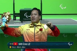 Khoảnh khắc Lê Văn Công đem HCV Paralympic lịch sử cho TTVN