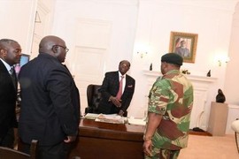 Linh mục tiết lộ chuyện thuyết phục cựu Tổng thống Zimbabwe Mugabe từ chức