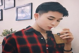 Đẹp trai, thư sinh, “hot boy thu ngân” khiến chị em phát sốt