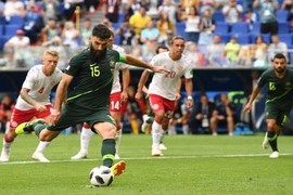 “Chuột túi” Australia mạnh mẽ cầm chân “chú lính chì” Đan Mạch tại World Cup 2018