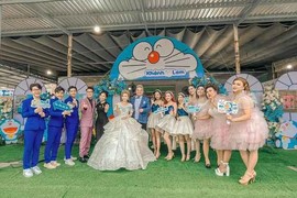 Cặp đôi "fan cuồng" Doraemon về chung nhà, đám cưới tràn ngập "mèo máy"