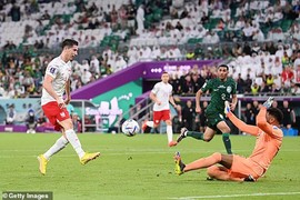 Ba Lan 2-0 Saudi Arabia: "Lewi" đã khóc với bàn thắng