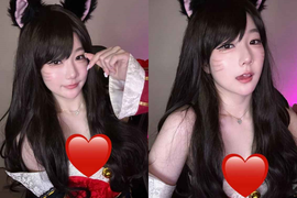 Nữ BLV Liên Minh Huyền Thoại cosplay thành Ahri "cực mượt"