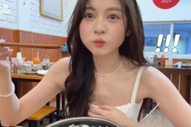 Nữ Youtuber Thái Lan ăn phở xuýt xoa "không thể ngừng ăn" gây bão mạng