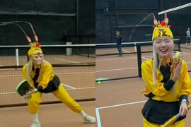 Phương Ly cosplay đến sân pickleball, ai nhìn cũng ngã ngửa