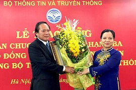 Bộ trưởng TT-TT Trương Minh Tuấn nhận Huân chương Lao động hạng Ba