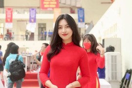 Nữ sinh ngành Golf xinh như hot girl, nổi tiếng trên mạng xã hội