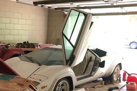 Siêu xe Lamborghini Countach "cực hiếm" bỏ xó 20 năm 