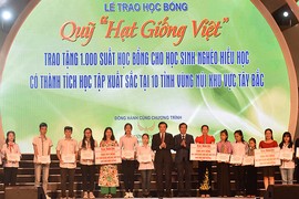 Tập đoàn Mường Thanh trao tặng 1.000 suất học bổng cho HS 10 tỉnh miền núi phía Bắc