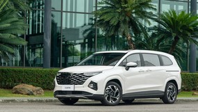 Gia đình 6 người có nên mua xe Hyundai Custin không?