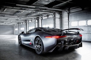 Jaguar C-X75 đối đầu Aston Martin DB10 trong 'Điệp viên 007'