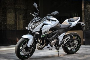 Kawasaki Z800 đời 2015 đầu tiên “cập bến” Hà Nội