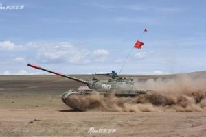 Mục kích xe tăng T-72 "quyết đấu" T-55 kiếm suất dự Tank biathlon