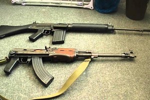 Bất ngờ "đối trọng" của AK-47 tại châu Âu trong chiến tranh Lạnh