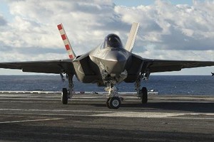 Lại phát hiện hàng tá lỗi tiêm kích tàng hình F-35C "tai tiếng"