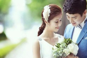 Đàn ông tuổi này, không chỉ giỏi kiếm tiền còn “đội vợ lên đầu“!