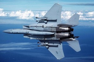 Đã có F-35 cực "xịn xò", Không quân Mỹ vẫn mua thêm… F-15 cho chắc ăn