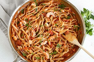 Cách làm spaghetti hải sản cay với nước sốt cà chua bơ