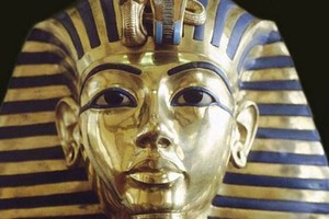 Hé lộ bộ mặt thật sau chiếc mặt nạ vàng tuyệt đẹp của vua Tutankhamun 