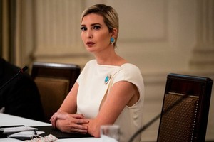 4 năm bố làm tổng thống, Ivanka Trump được tặng quà gì?  