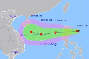 Áp thấp nhiệt đới mạnh lên thành bão với 2 kịch bản đổ bộ