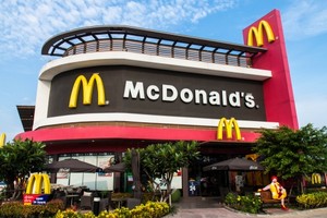 Chiêu kiếm tiền bí mật ít ai ngờ của các ông lớn Fast Food