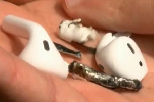 Apple AirPod bốc khói ngay trong tai iFan rồi phát nổ