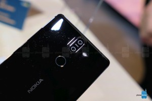 Trên tay Nokia 8 Sirocco cấu hình “trâu”