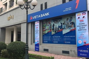 Khách gửi 100 tỷ, VietABank "làm khó" không cho rút? 