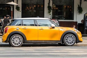  MINI 5 cửa có giá từ 1,449 triệu VND tại Việt Nam