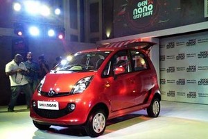 Soi “xe hơi nhà nghèo” Tata GenX Nano giá gần 70 triệu