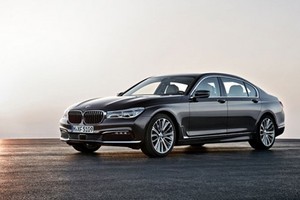 Khám phá công nghệ của BMW 7 Series từ A đến Z