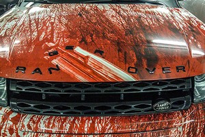 Chiêm ngưỡng chiếc Range Rover Evoque “đẫm máu”