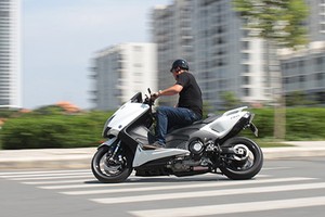 Cận cảnh scooter Yamaha TMax giá 500 triệu tại VN