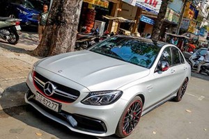 Mercedes C63 AMG giá 4,6 tỷ đầu tiên tại Việt Nam