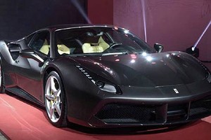 Siêu xe Ferrari 488 GTB đầu tiên “cập cảng” Việt Nam