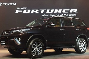 Toyota Fortuner thế hệ mới chốt giá gần 1 tỷ đồng