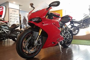 Siêu môtô Ducati 1299 Panigale chính hãng về VN giá 1,2 tỷ 