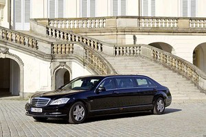 Mercedes S600 1,4 triệu đô của Tổng thống Nga có gì?