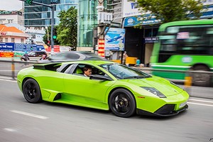 Siêu xe Lamborghini Murcielago LP640 “gào thét” trên phố Việt