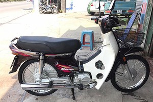 Cận cảnh Honda Dream Việt “trùm mền” 16 năm cực hiếm